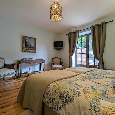 Sejournez En Ferme Avec Piscine, Tennis, Chevaux Et Parking Securise Bed & Breakfast Saint-Romain-Lachalm