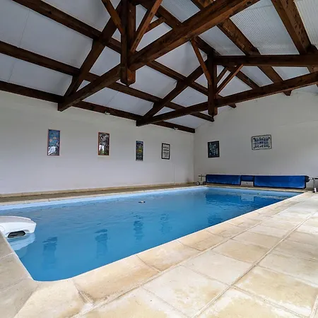 Sejournez En Ferme Avec Piscine, Tennis, Chevaux Et Parking Securise